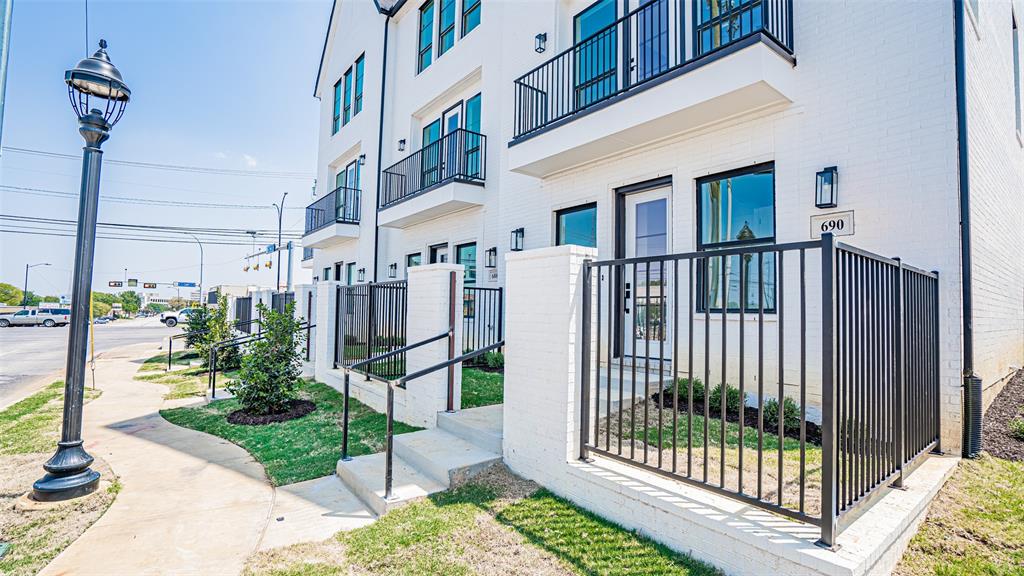 126 Garden Court Property Photo 1