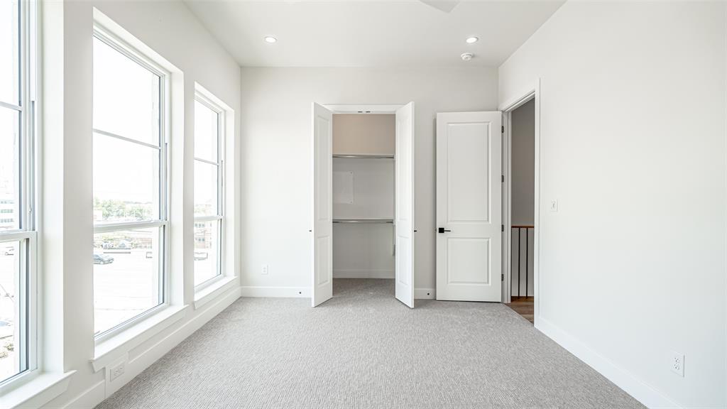 126 Garden Court Property Photo 10