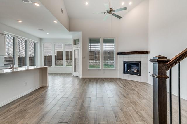 1033 Rosebay Drive Property Photo 2