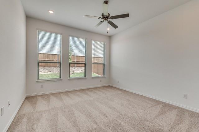 1033 Rosebay Drive Property Photo 8