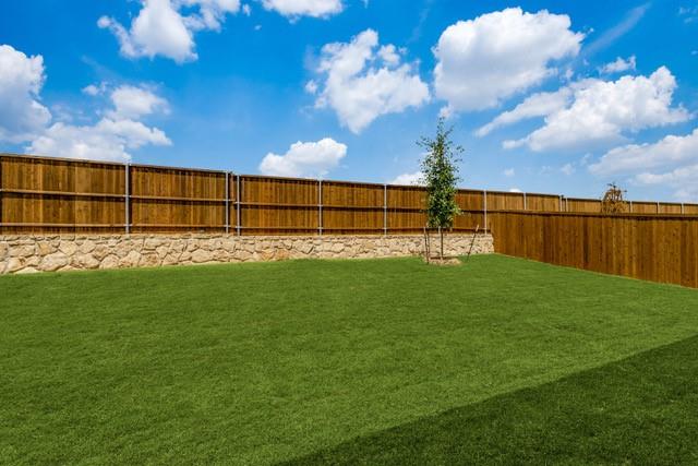 1033 Rosebay Drive Property Photo 17