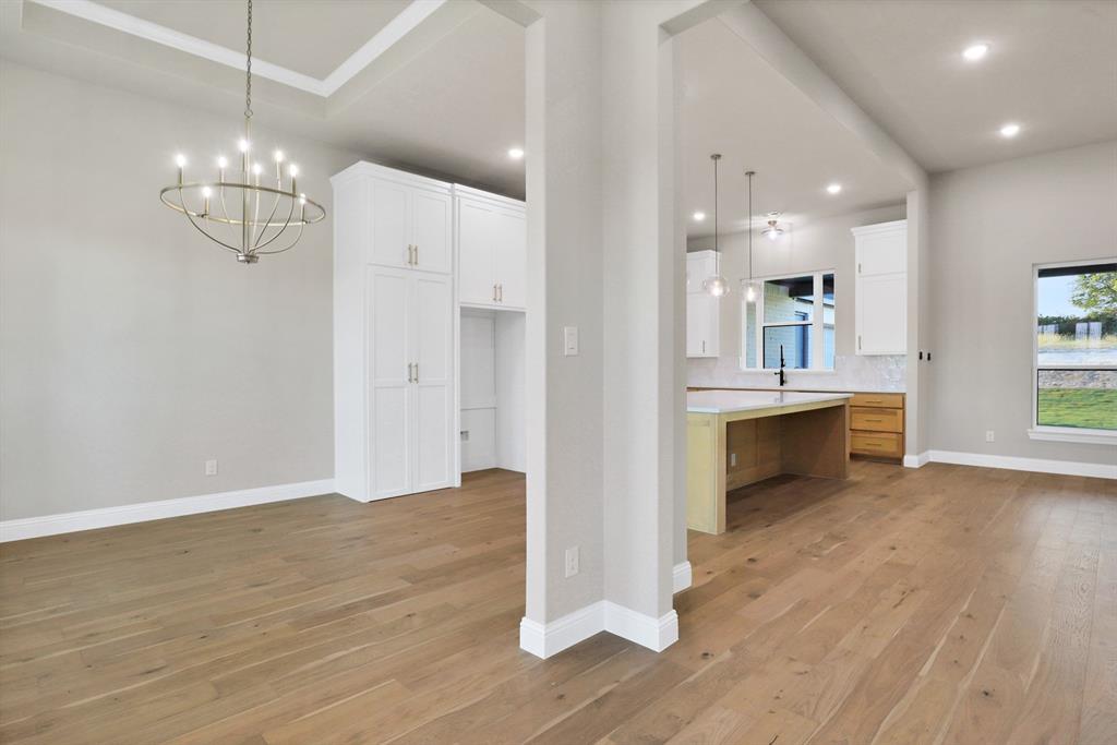880 San Saba Property Photo 8