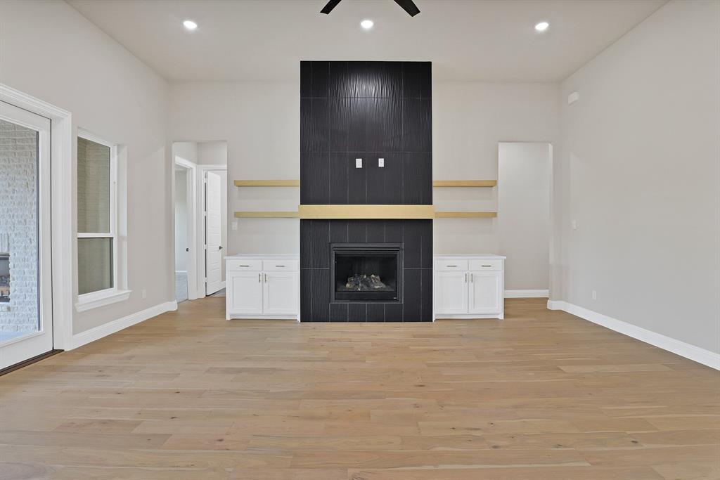 880 San Saba Property Photo 21