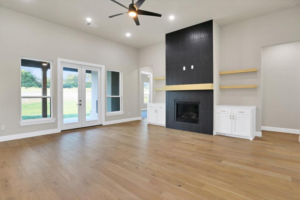 880 San Saba Property Photo 22
