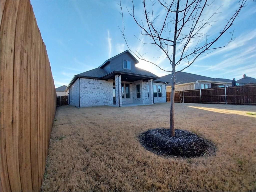 1401 Alexander Drive Property Photo 4