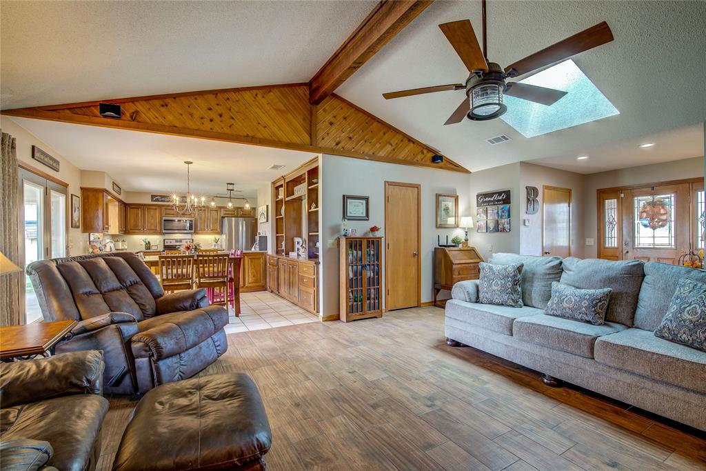211 Fm 182 Property Photo 6