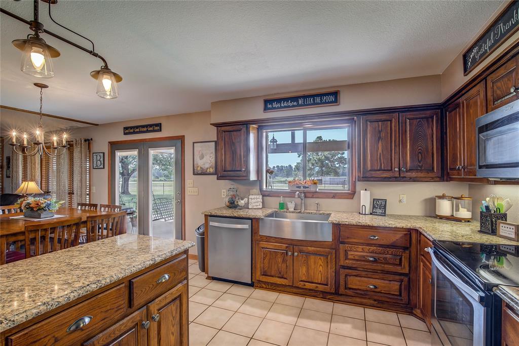 211 Fm 182 Property Photo 10