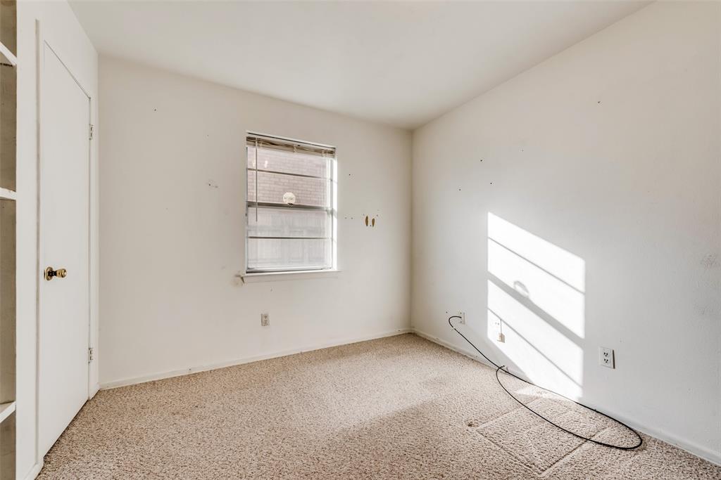 703 Clover Park Drive Property Photo 12