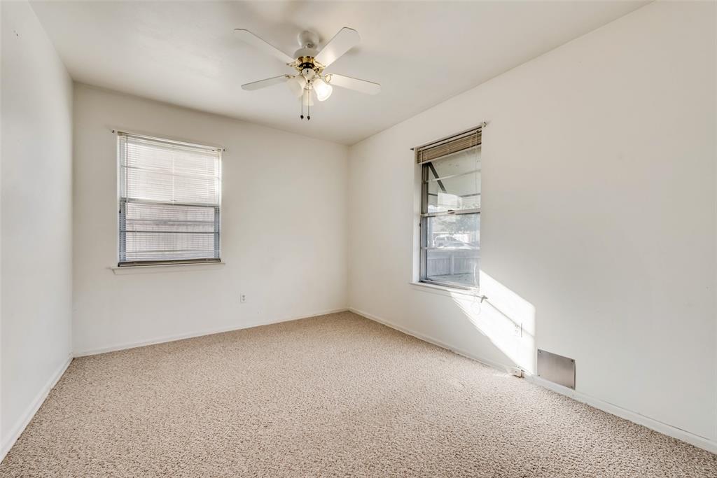 703 Clover Park Drive Property Photo 13