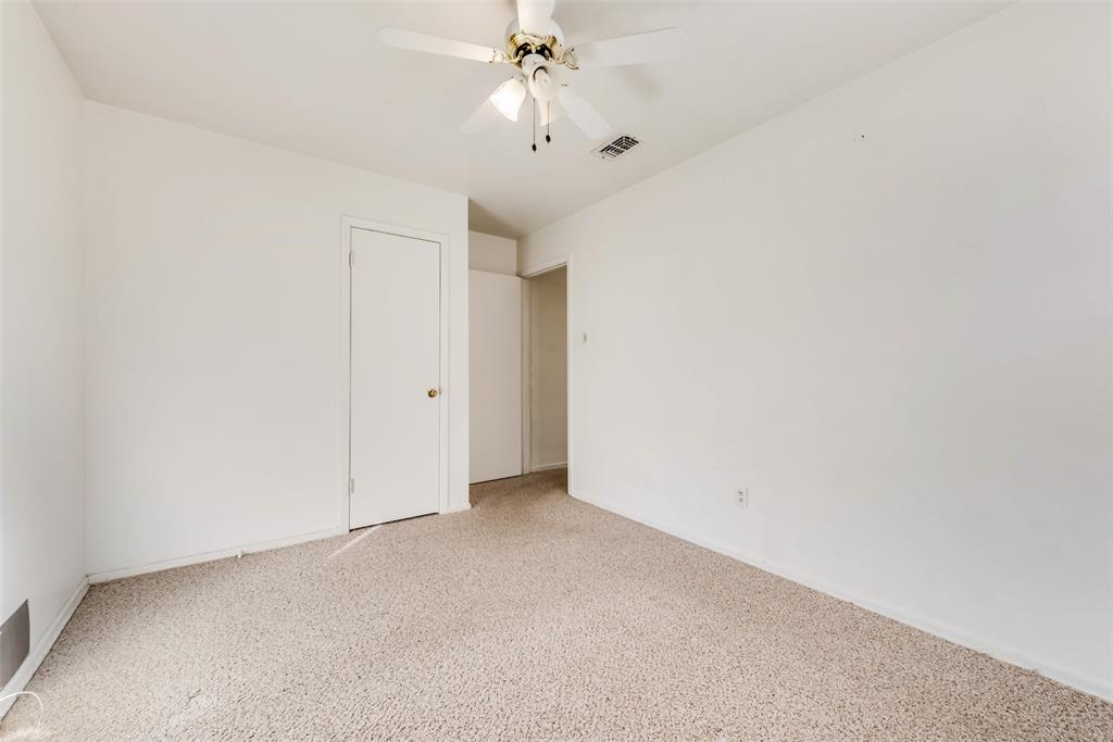 703 Clover Park Drive Property Photo 14