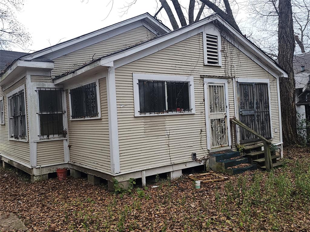 3218 Sumner Street Property Photo 8