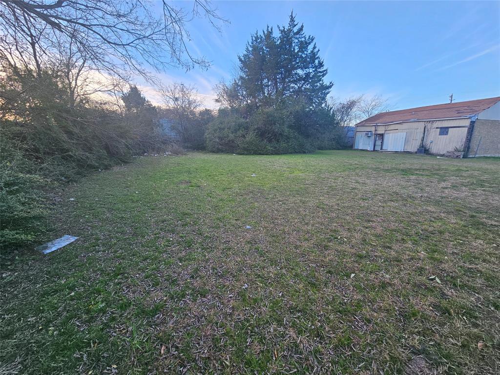 7506 S Lancaster Road Property Photo 3