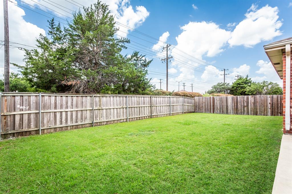 1277 Tree Top Drive Property Photo 4