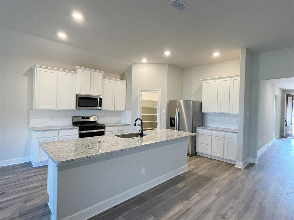 2012 Brentwood Drive Property Photo 2