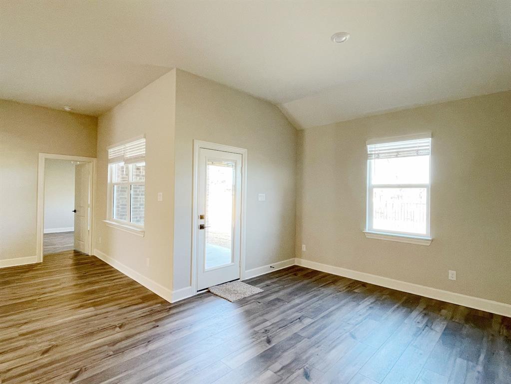 2012 Brentwood Drive Property Photo 6