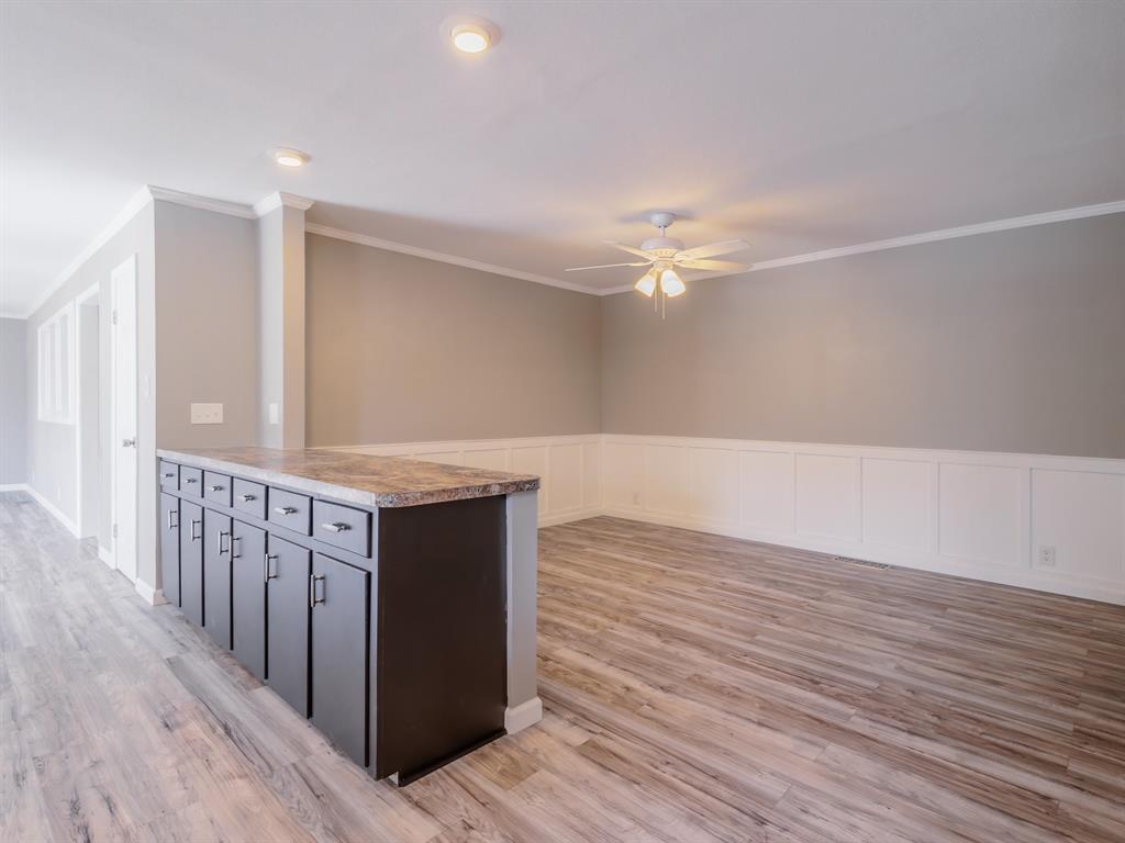 300 Hill Crest Drive Property Photo 6