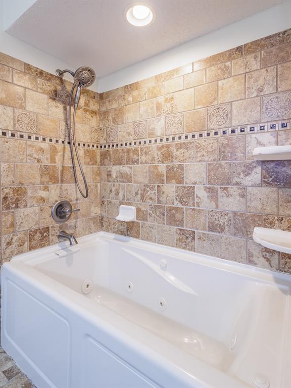 300 Hill Crest Drive Property Photo 10