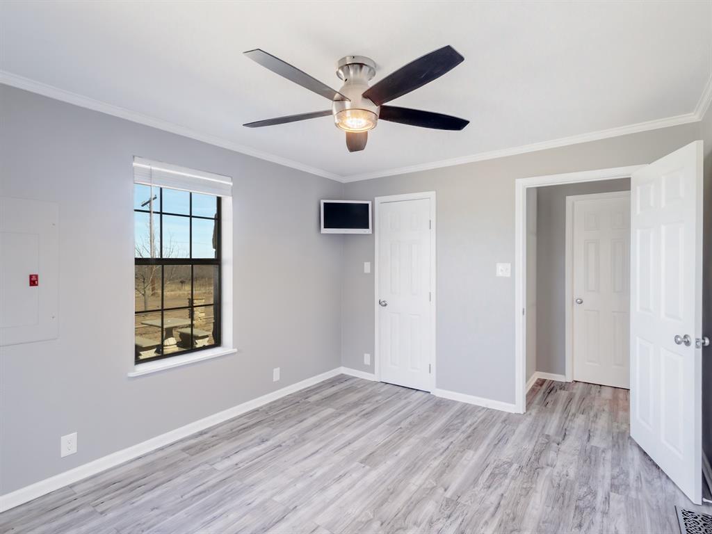 300 Hill Crest Drive Property Photo 11