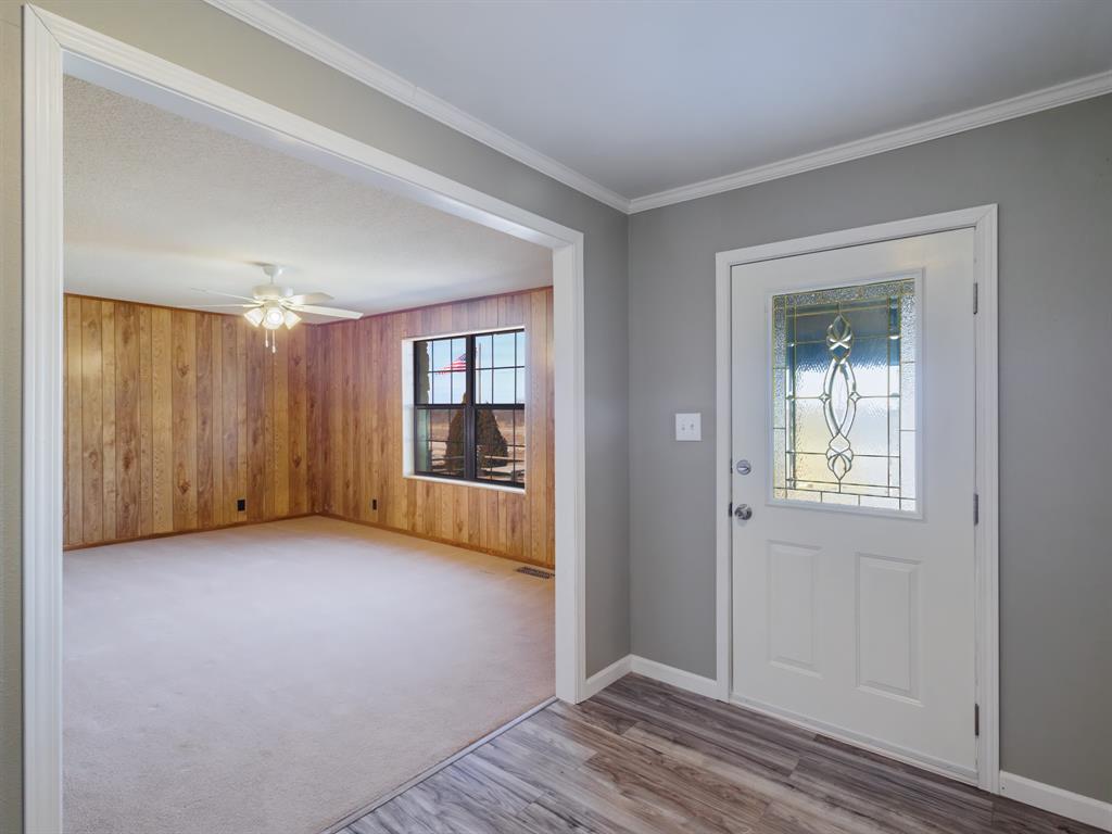 300 Hill Crest Drive Property Photo 12