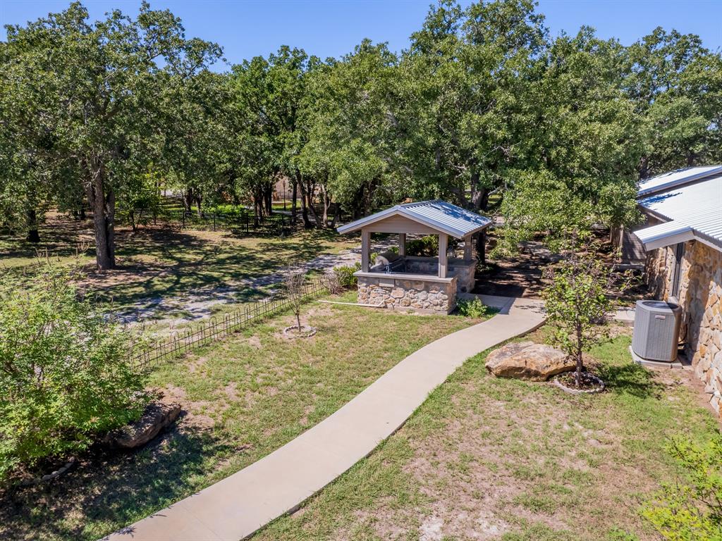 300 Hill Crest Drive Property Photo 17