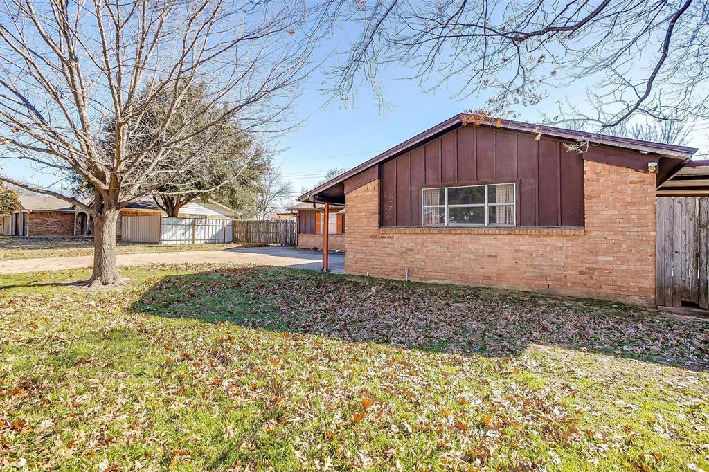2402 Se 9th Street Property Photo 3