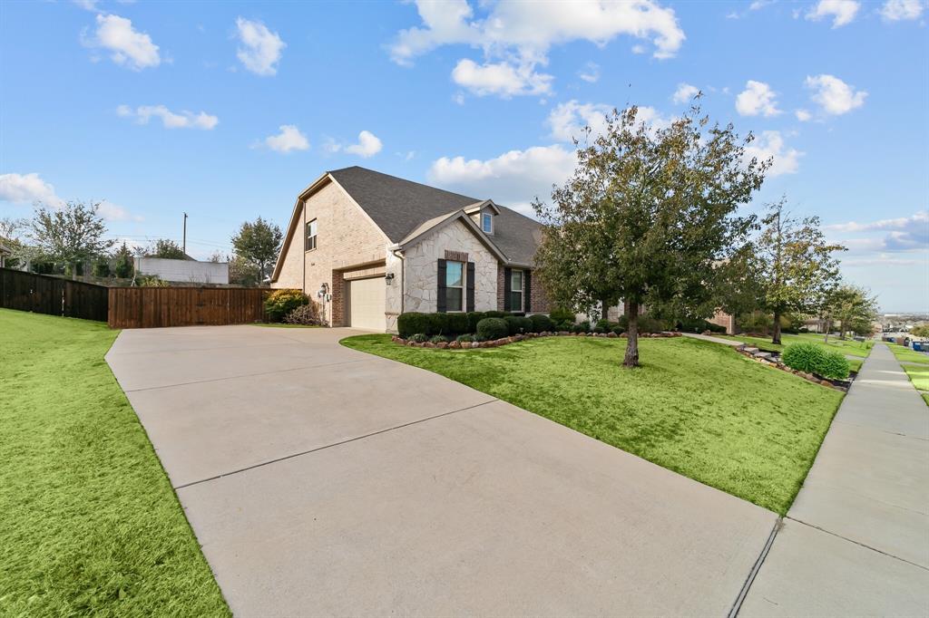 700 Darian Drive Property Photo 2
