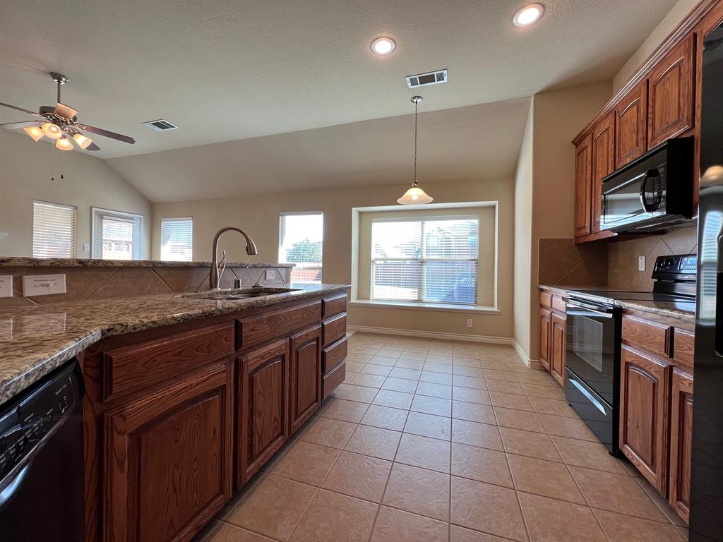 1212 Red Drive Property Photo 4