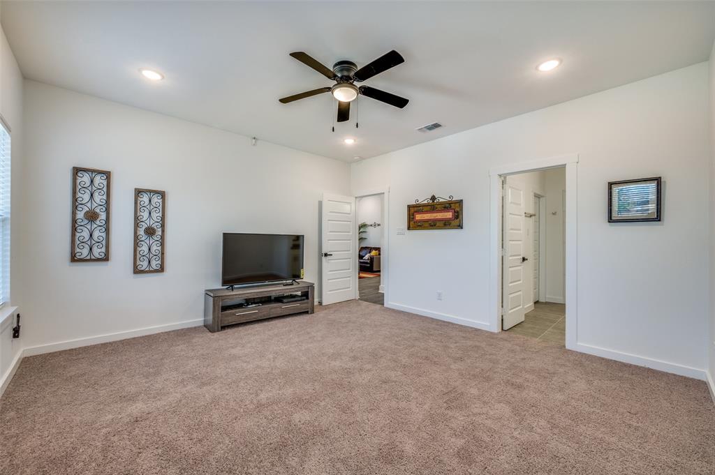 412 E Ash Street Property Photo 21
