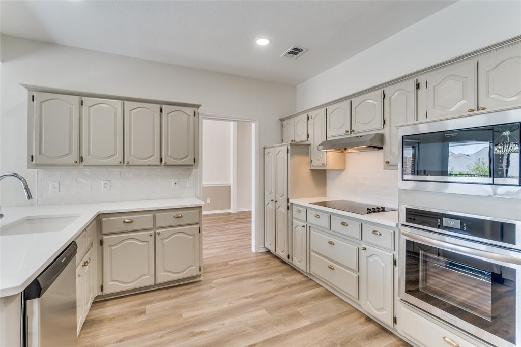 508 S Silver Creek Circle Property Photo 10