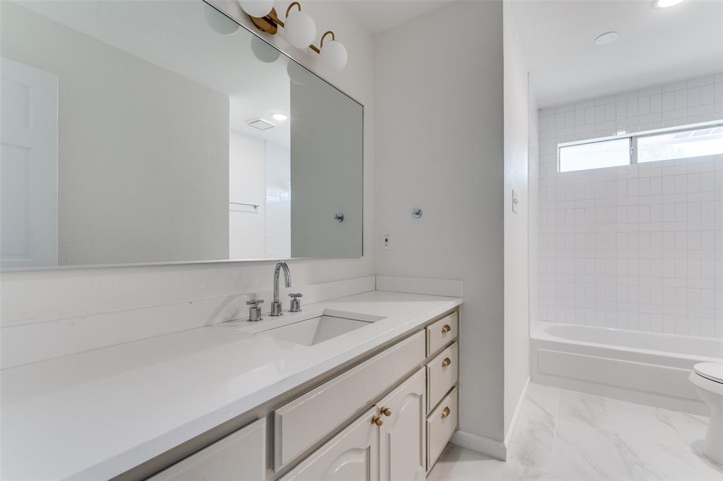 508 S Silver Creek Circle Property Photo 17