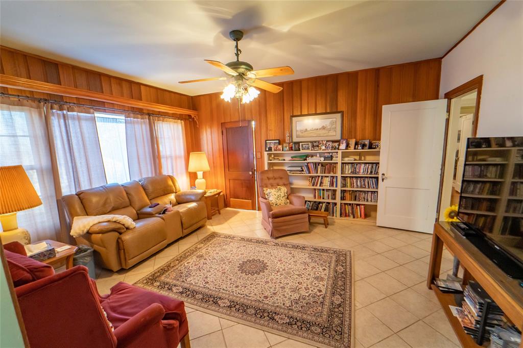 902 N Rose Avenue Property Photo 21