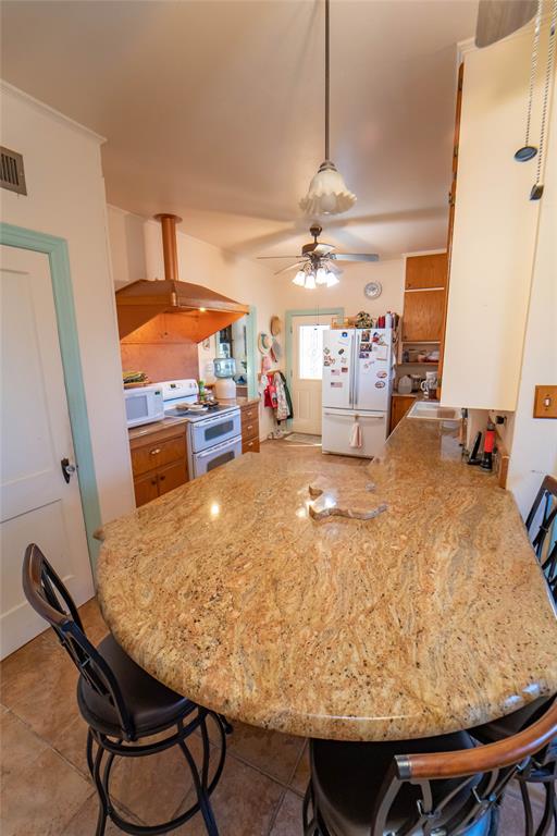 902 N Rose Avenue Property Photo 23