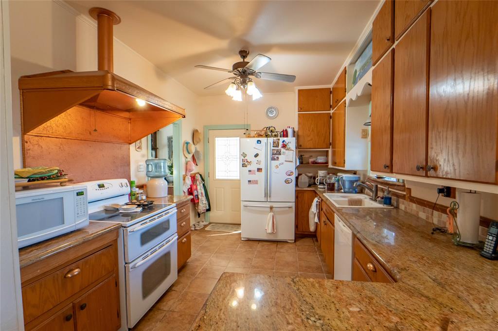 902 N Rose Avenue Property Photo 24