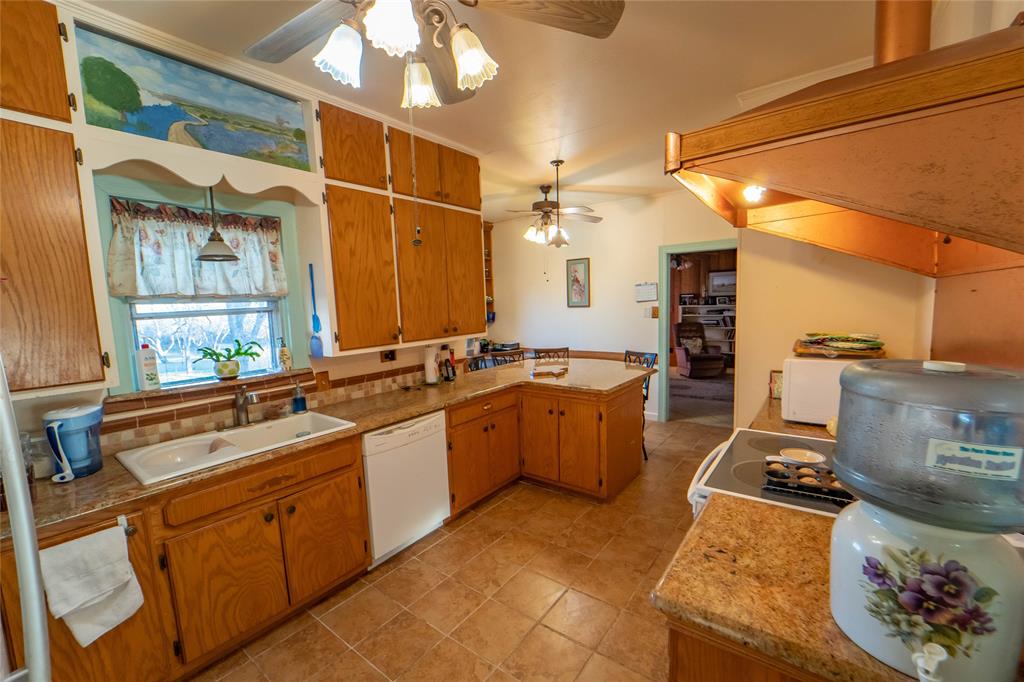 902 N Rose Avenue Property Photo 25