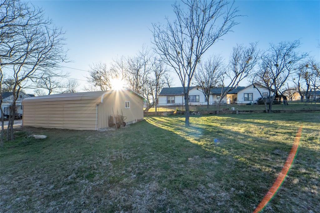 902 N Rose Avenue Property Photo 38