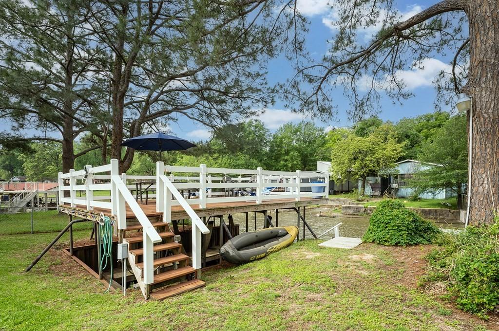 253 Southlake Drive Property Photo 3