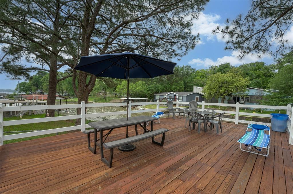 253 Southlake Drive Property Photo 6
