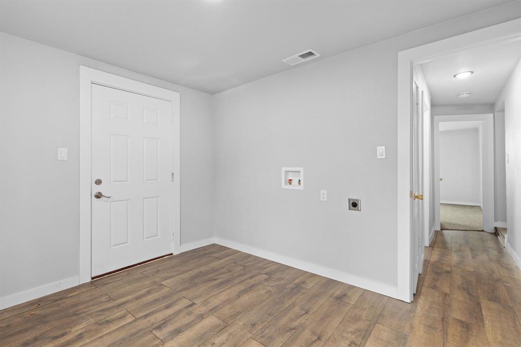 3226 Aster Street Property Photo 27