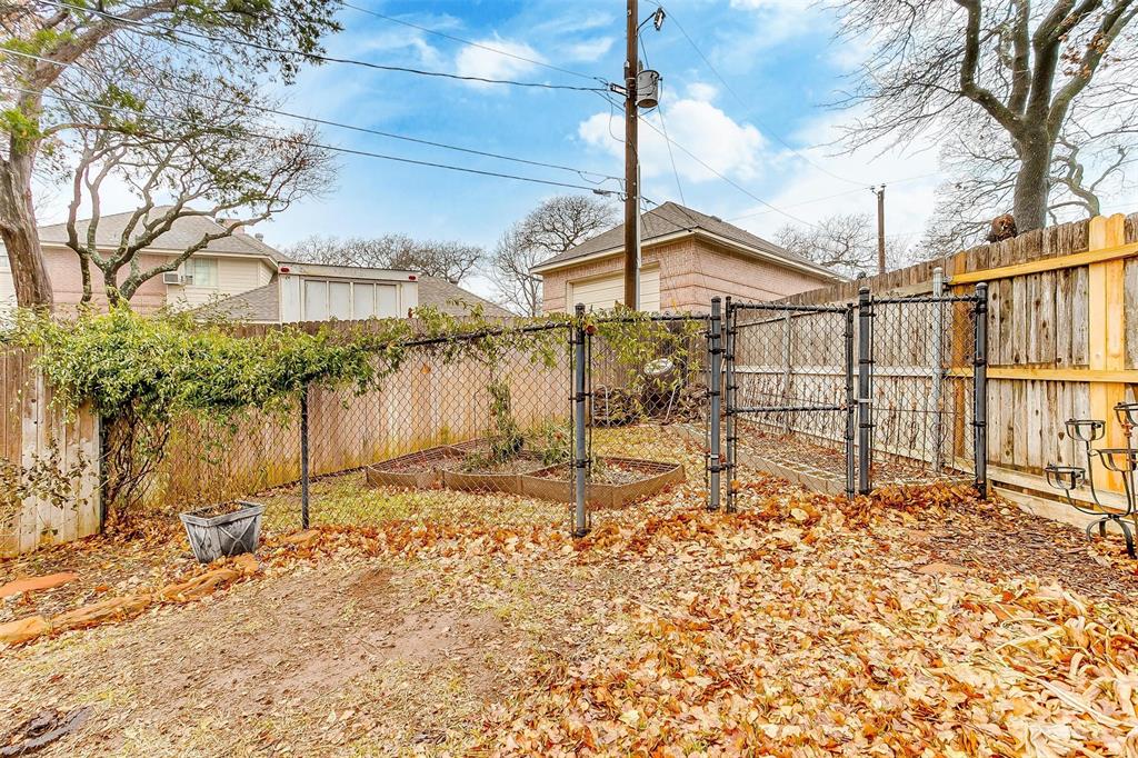 1005 Summit Court Property Photo 39