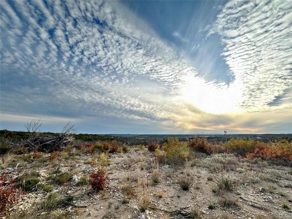 1070 Private Road 722 Property Photo 1