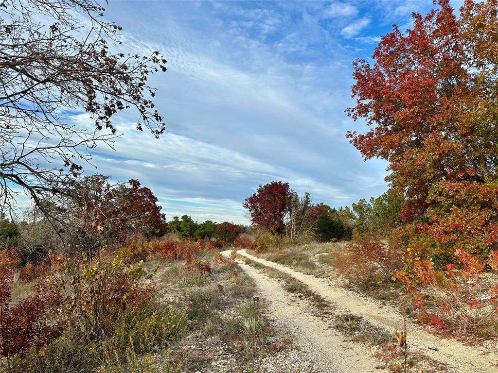 1070 Private Road 722 Property Photo 4