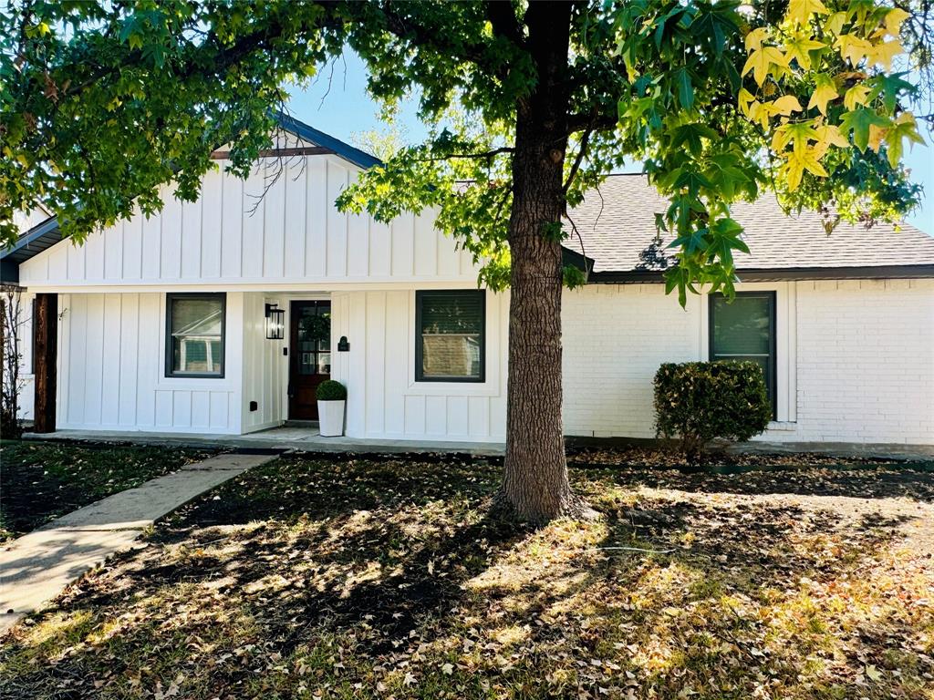 1308 Timbercreek Court Property Photo 1