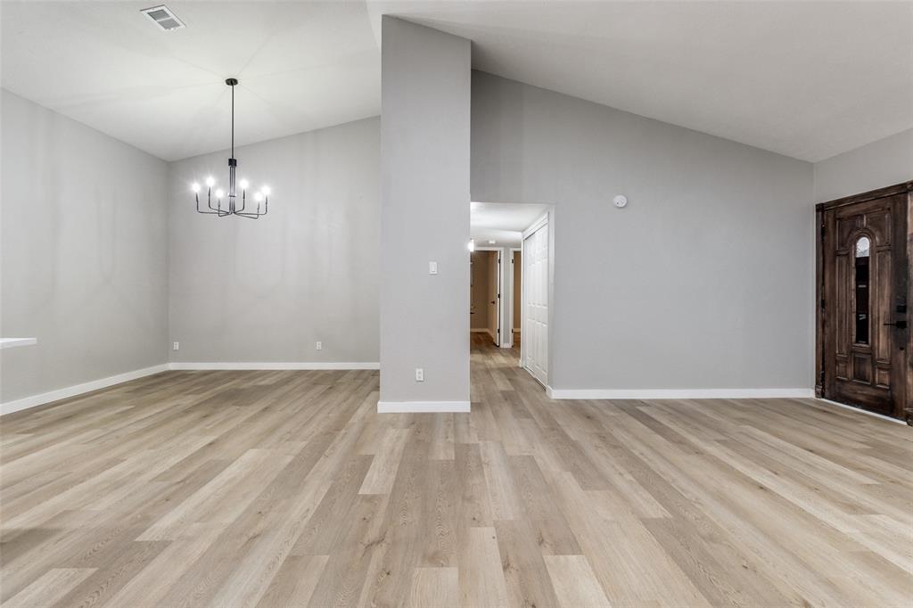 1308 Timbercreek Court Property Photo 3