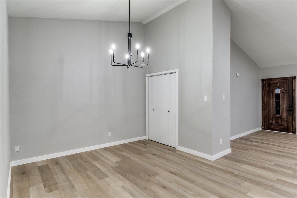 1308 Timbercreek Court Property Photo 8