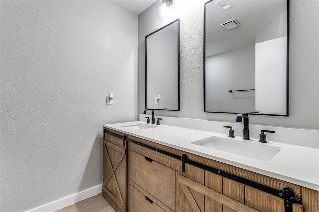 1308 Timbercreek Court Property Photo 14