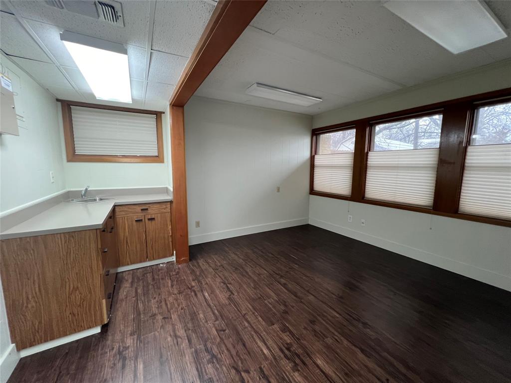 413 E Broadway Street Property Photo 15