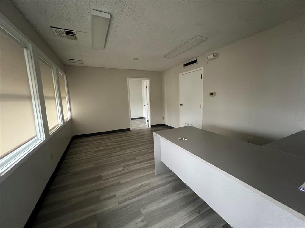 413 E Broadway Street Property Photo 17