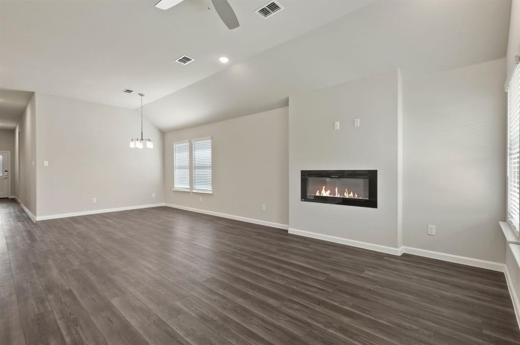 2230 Wexford Way Property Photo 3