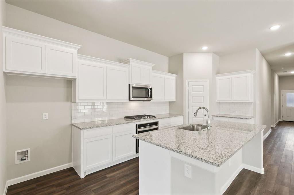 2230 Wexford Way Property Photo 5
