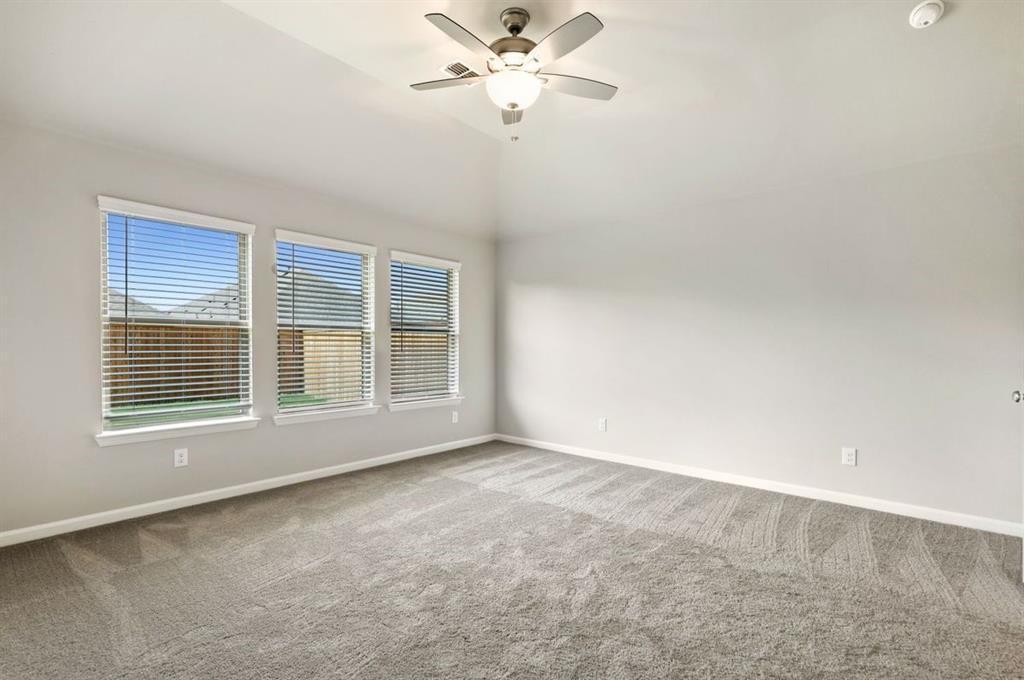 2230 Wexford Way Property Photo 8